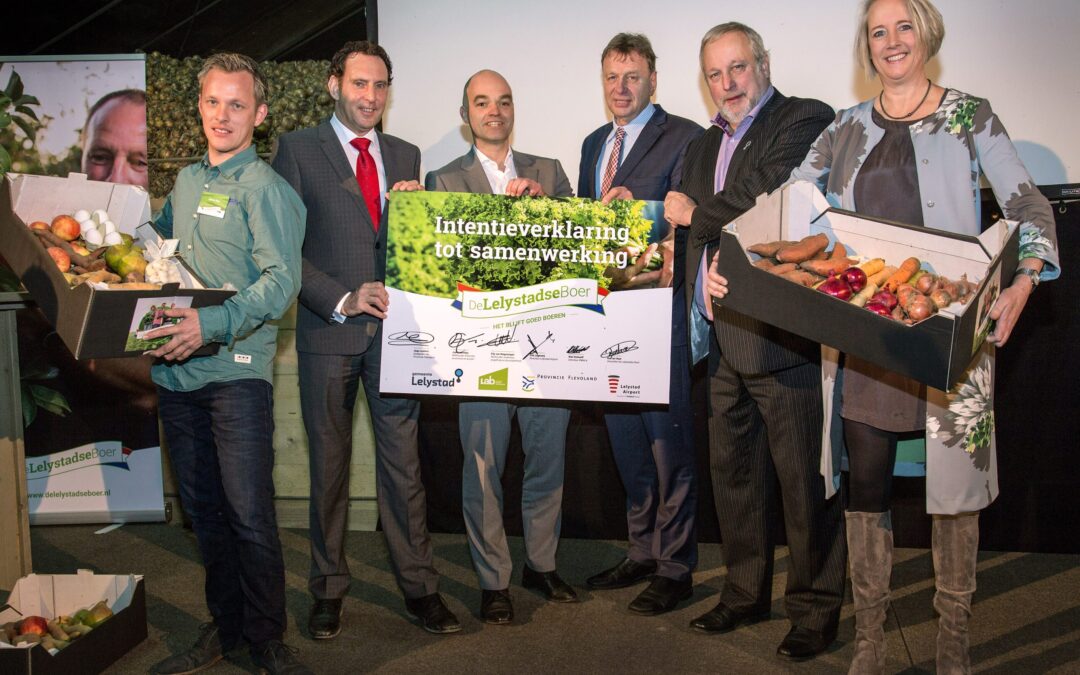 De Lelystadse Boer denkt ondanks overlast vliegverkeer in kansen