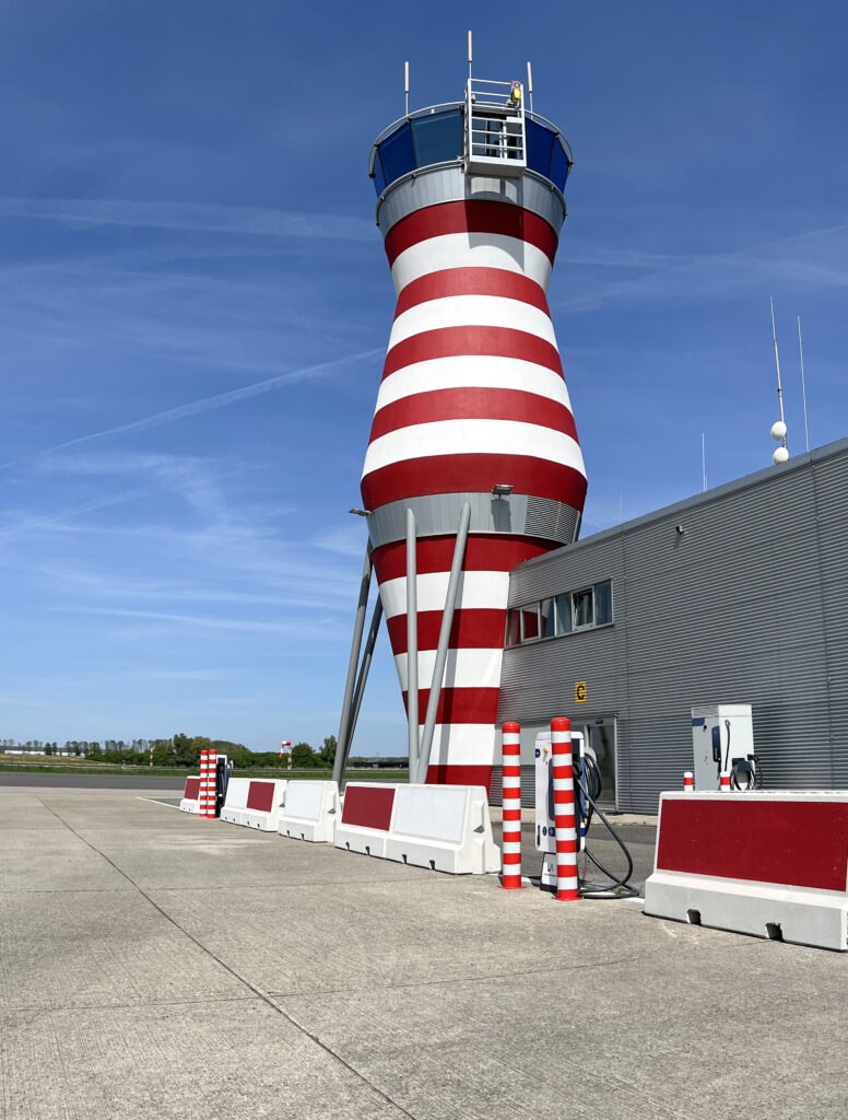 Lelystad-Airport_electrisch_laadpaalen