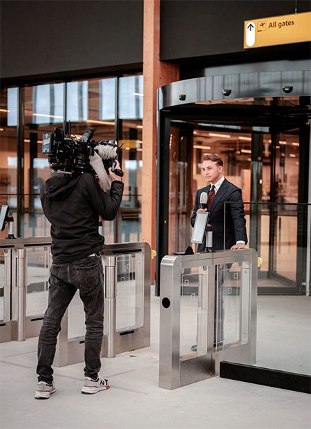 Verslag RTL Ontbijtnieuws vanuit passagiersterminal Lelystad Airport