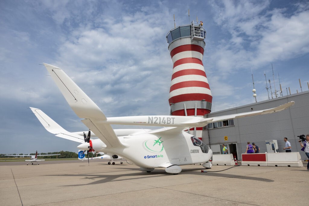 Lelystad Airport Ontvangt Volledig Elektrische BETA ALIA CX300 en Versterkt Rol als Innovatiehub